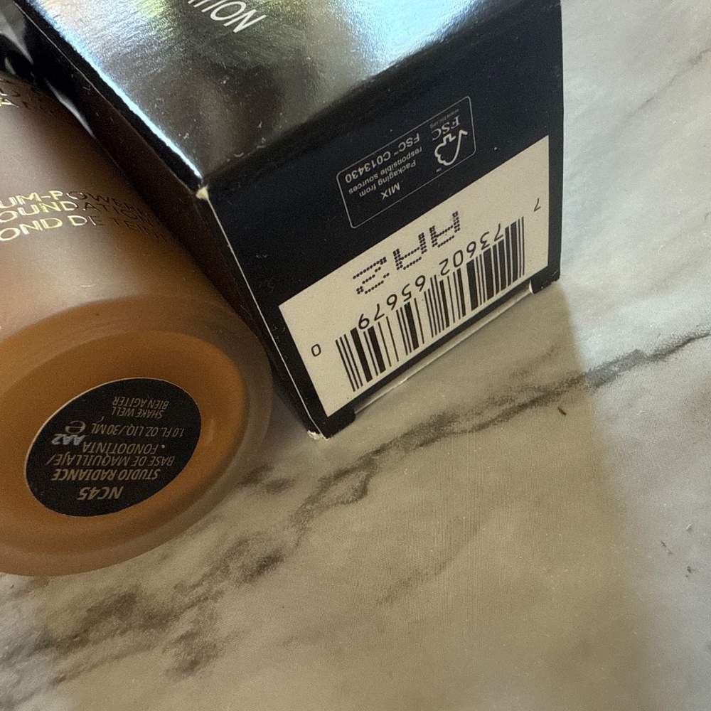 MAC COSMETICS STUDIO RADIANCE FOUNDATION: NC45 - Picture 4 of 4